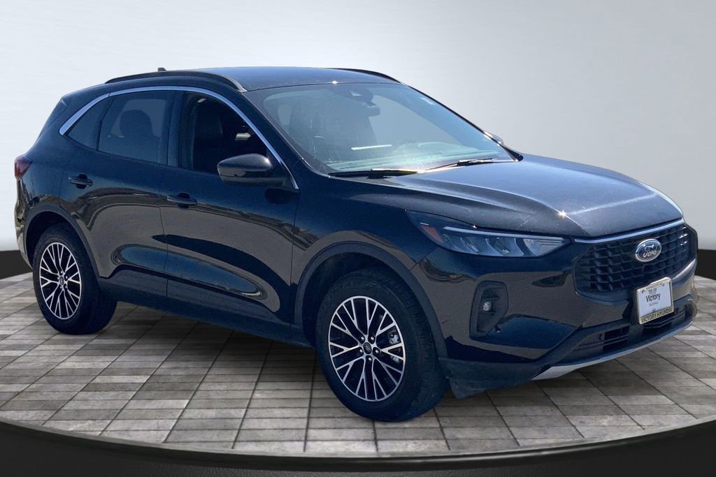 Used 2024 Ford Escape SE image 3