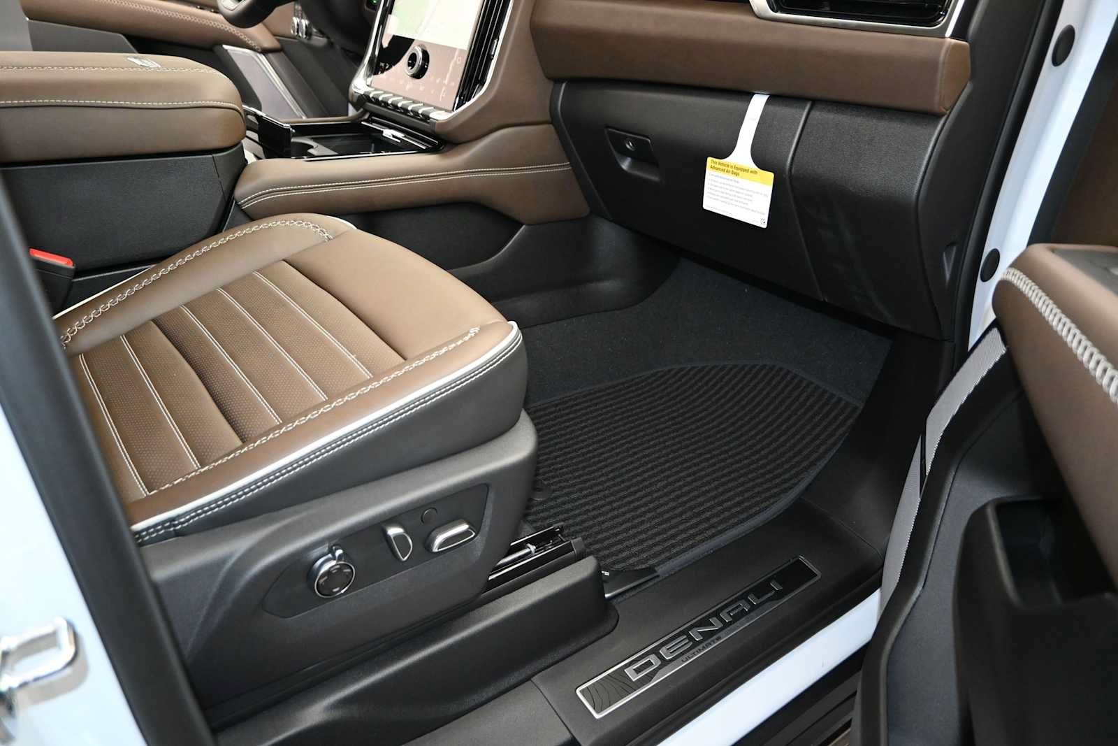 New 2026 GMC Yukon XL Denali Ultimate AWD/4WD image 34