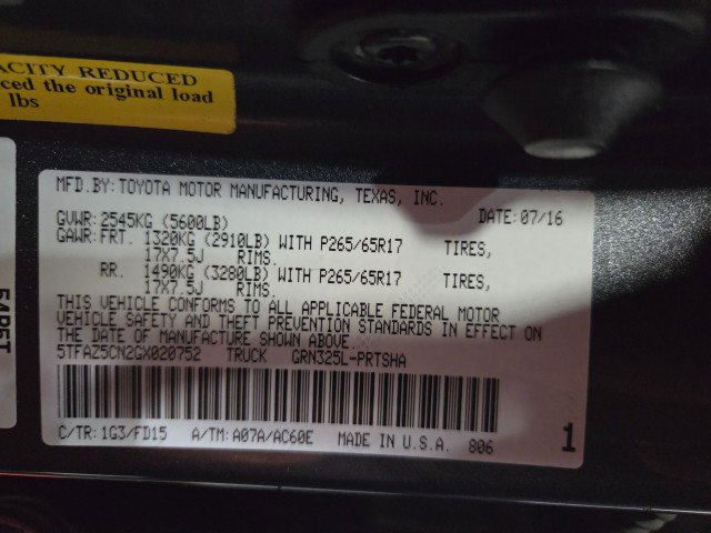 Used 2016 Toyota Tacoma TRD Sport image 95