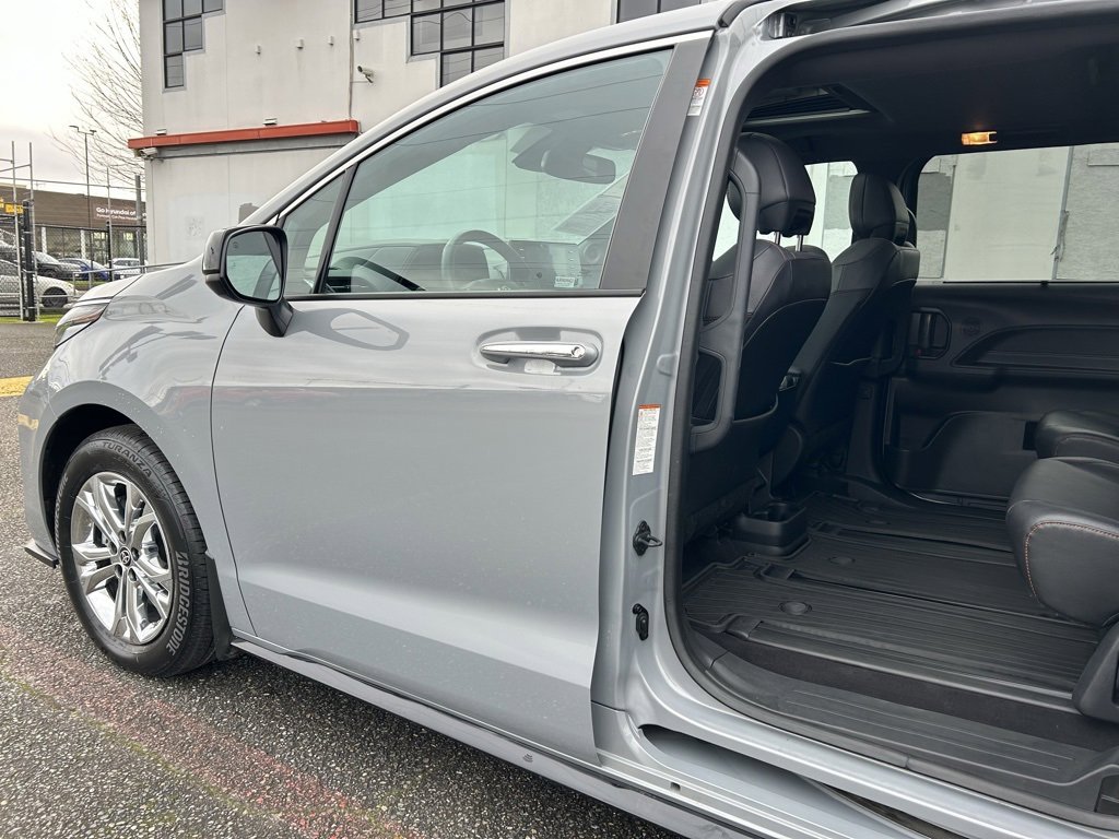 Certified 2023 Toyota Sienna XSE image 11