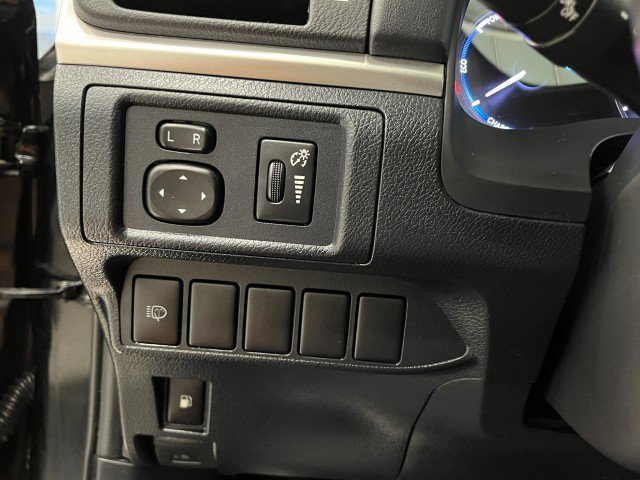 Used 2011 Lexus CT 200h Premium w/ Leather Pkg image 17