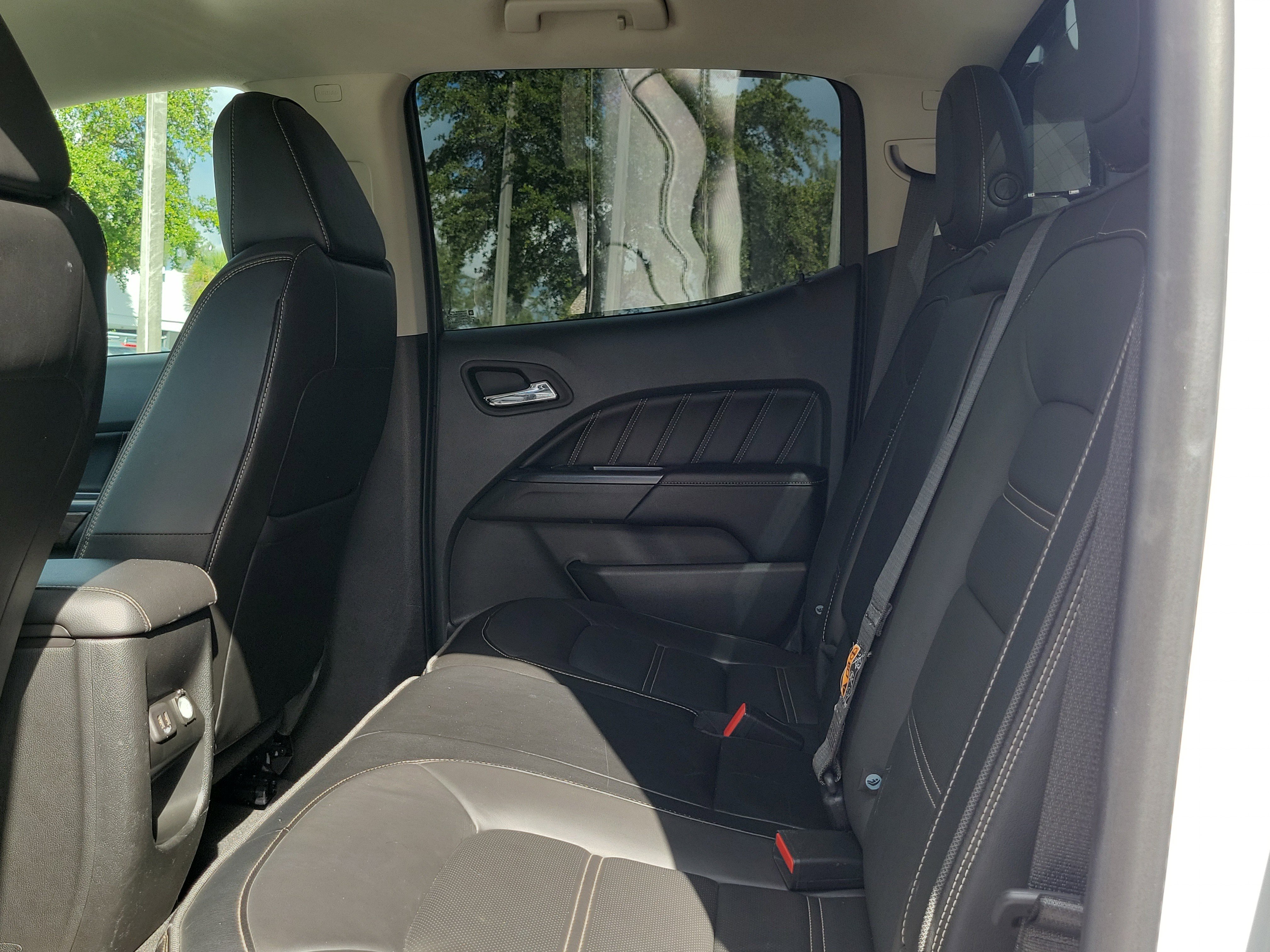 Used 2022 GMC Canyon Denali image 14