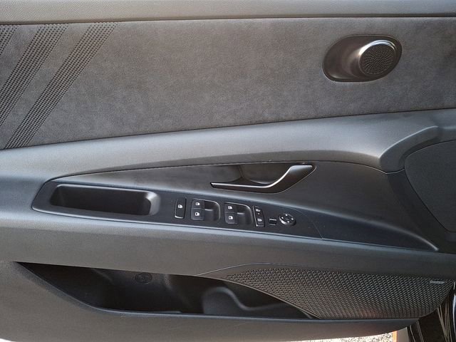 Used 2025 Hyundai Elantra N image 12