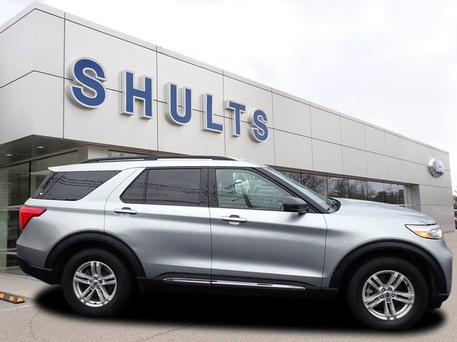 Certified 2023 Ford Explorer XLT w/ Equipment Group 202A image 4