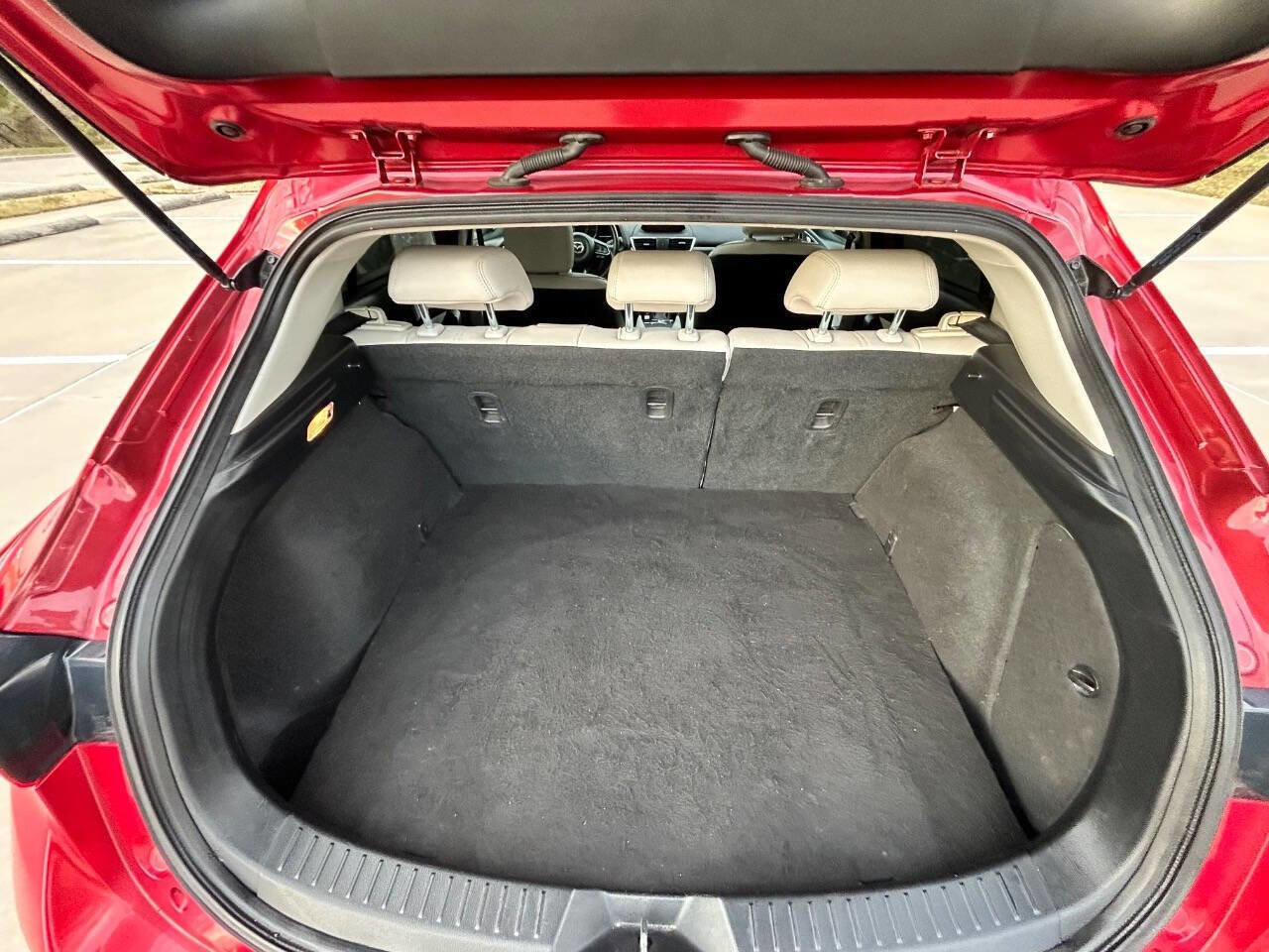 Used 2017 MAZDA MAZDA3 Grand Touring image 11