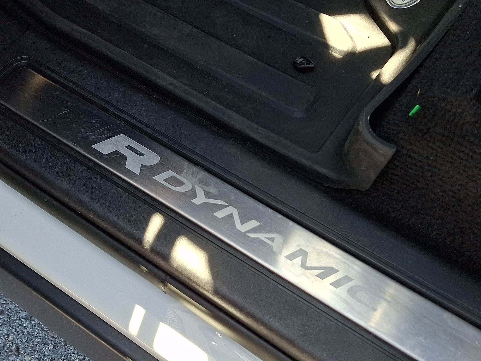 Used 2023 Land Rover Discovery S R-Dynamic AWD/4WD image 31