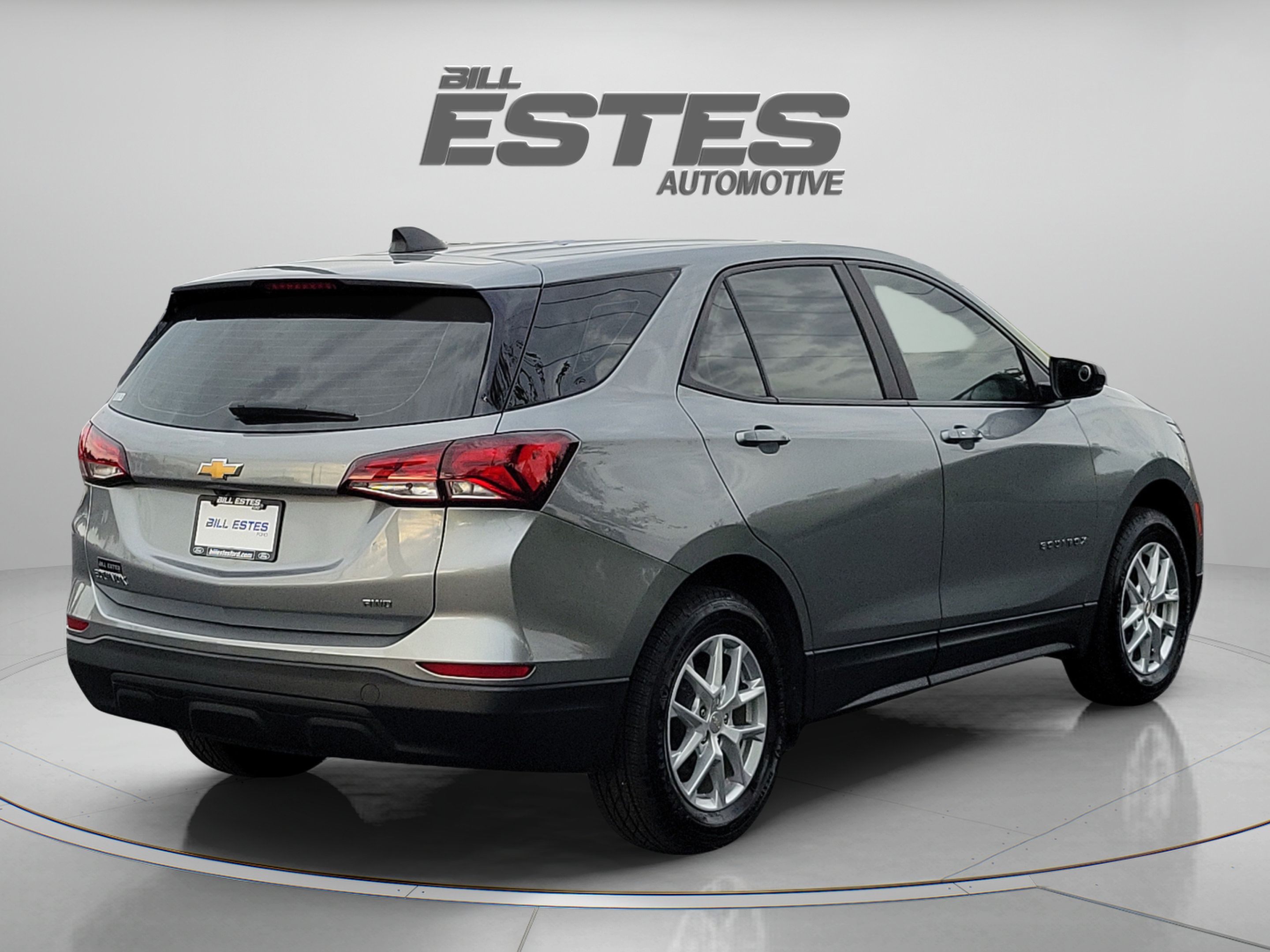 Used 2023 Chevrolet Equinox LS AWD/4WD image 4
