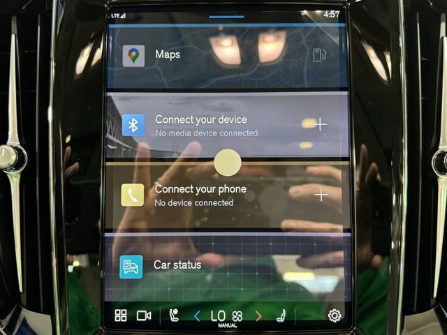 New 2024 Volvo S60 B5 Plus w/ Climate Package image 18