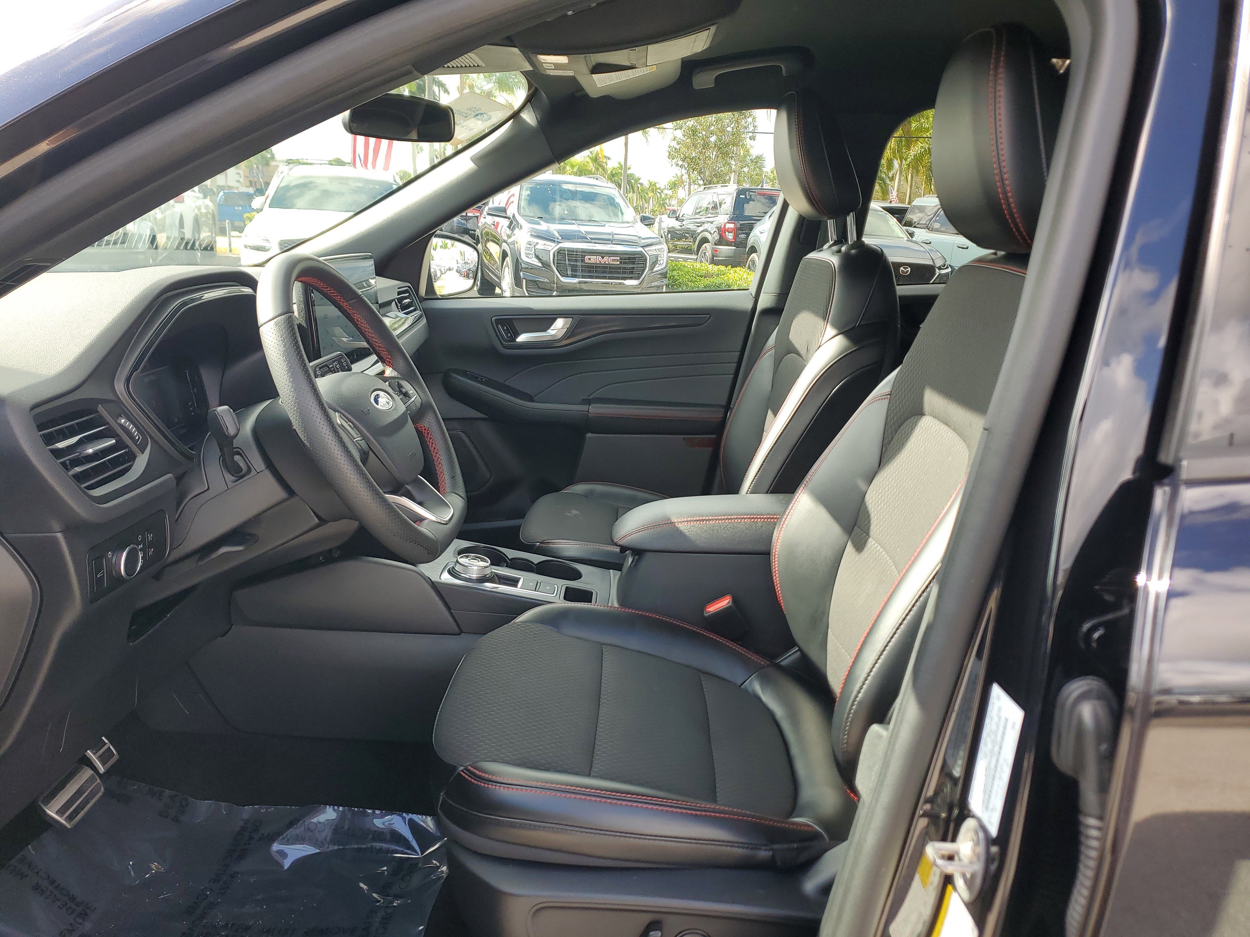 Certified 2024 Ford Escape ST-Line w/ Tech Pack #1 image 18