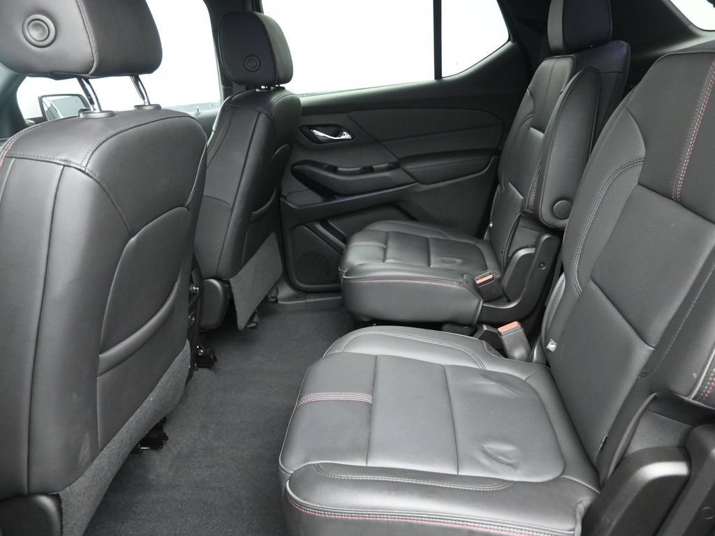 Used 2023 Chevrolet Traverse RS FWD image 14