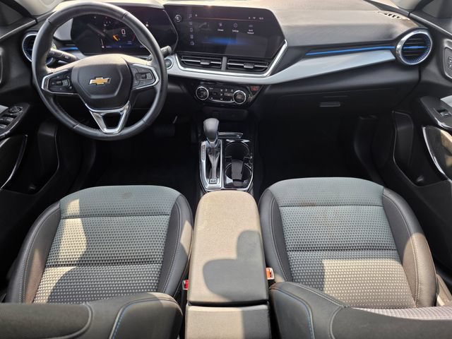 Used 2025 Chevrolet Trax LT w/ LT Convenience Package FWD image 35