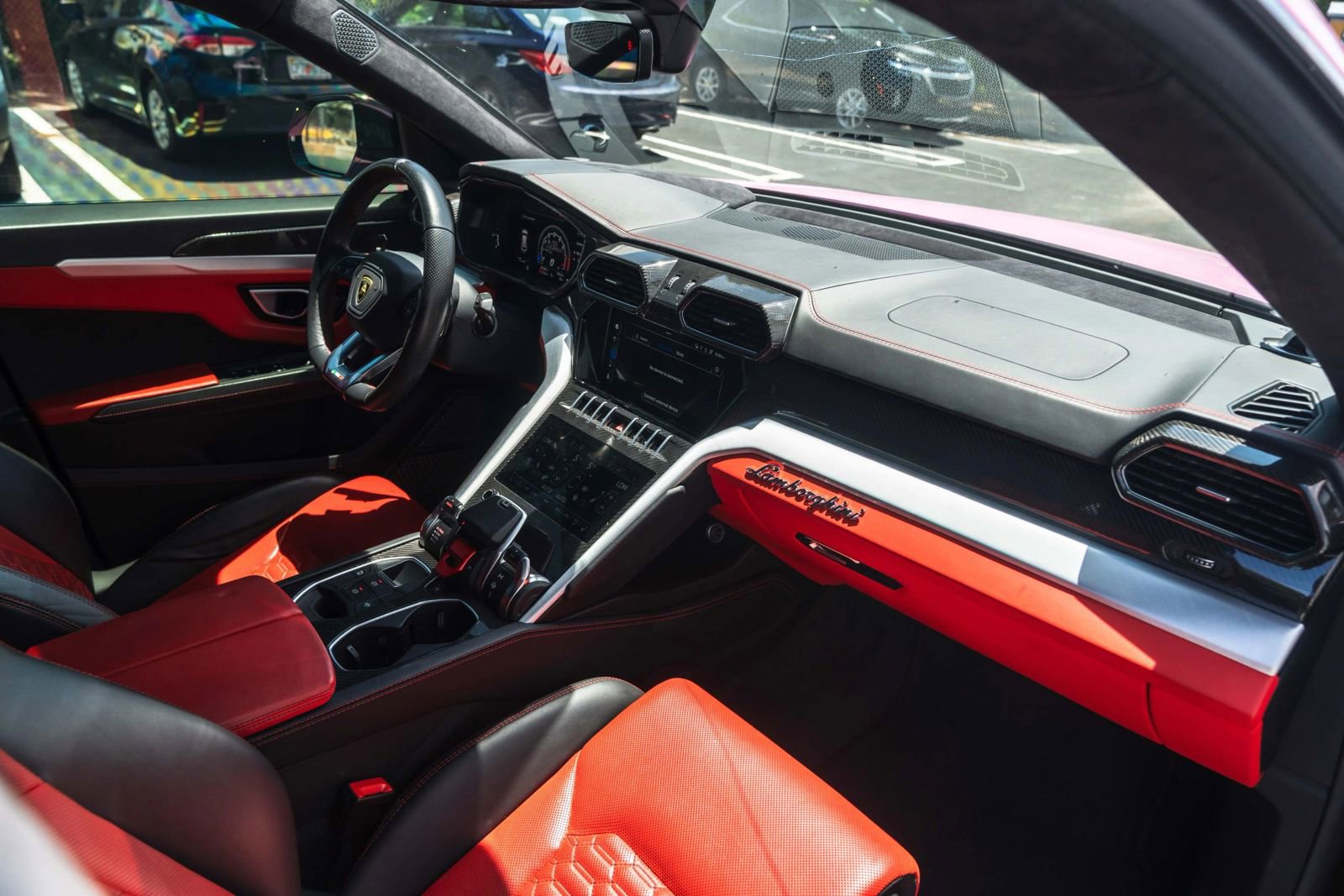 Used 2020 Lamborghini Urus AWD/4WD image 14