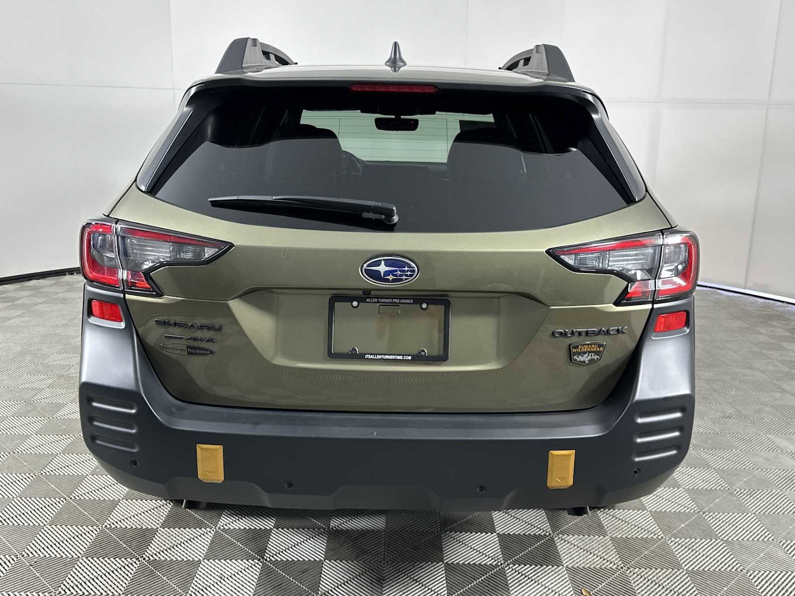 Used 2025 Subaru Outback Wilderness AWD/4WD image 7