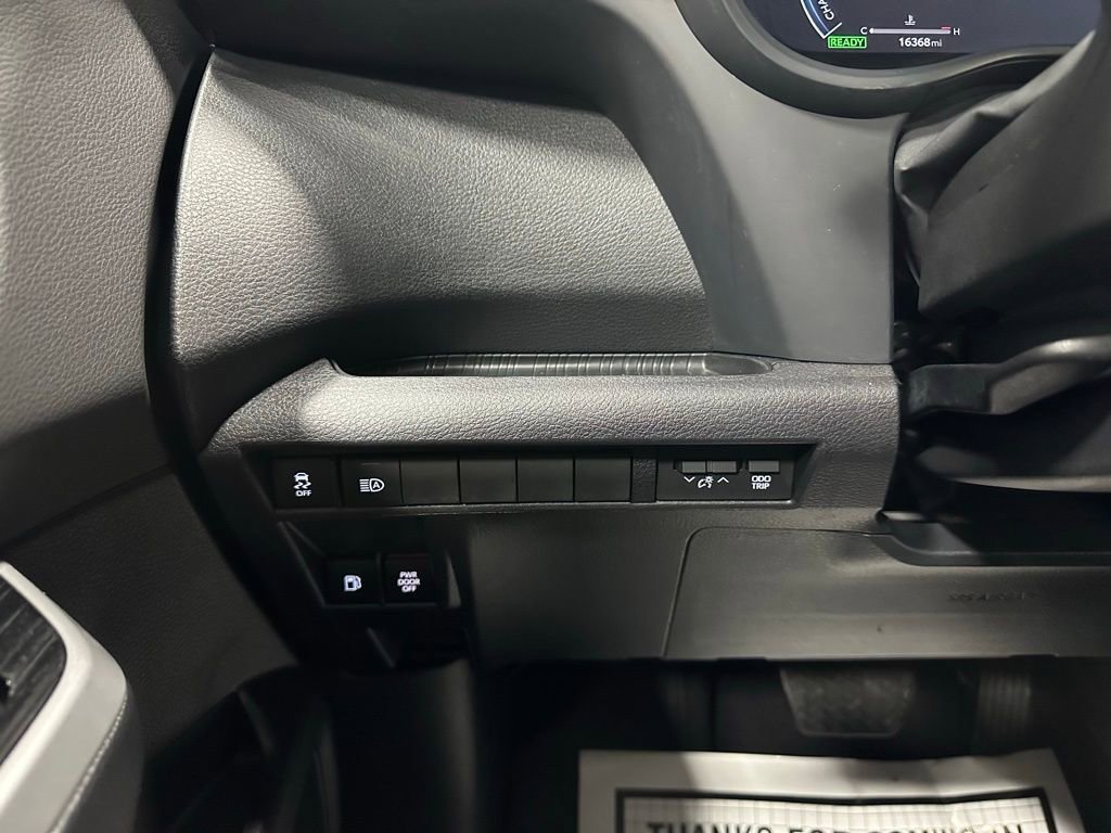 Used 2025 Toyota Sienna XSE image 17