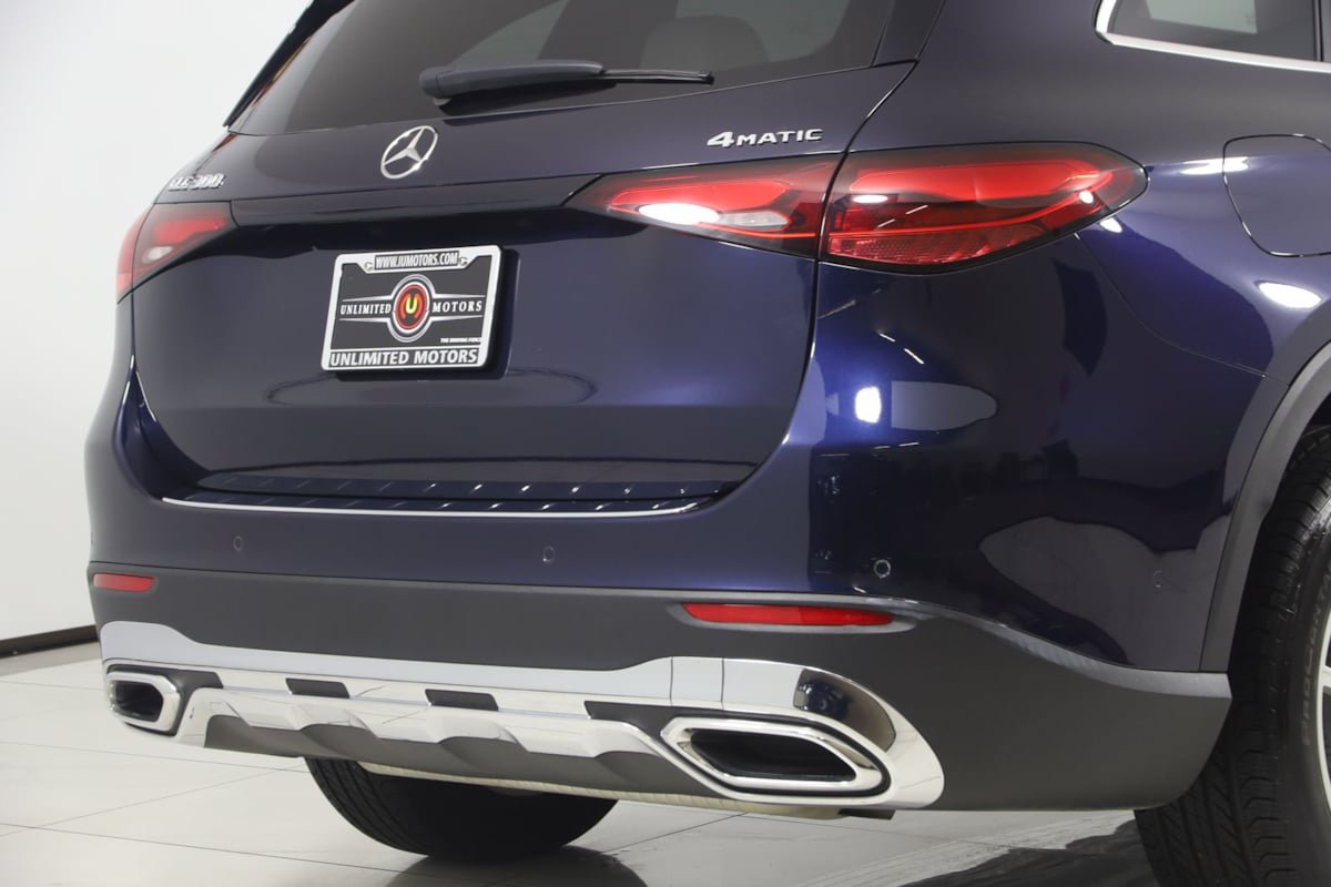 Used 2023 Mercedes-Benz GLC 300 4MATIC w/ Pinnacle Trim Package image 43