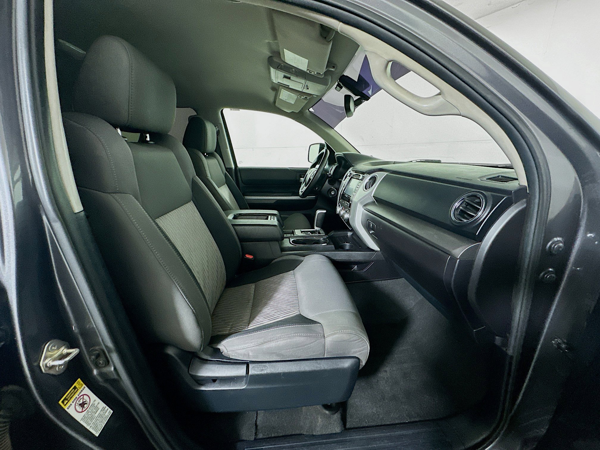 Used 2015 Toyota Tundra SR5 w/ SR5 Upgrade Package image 31