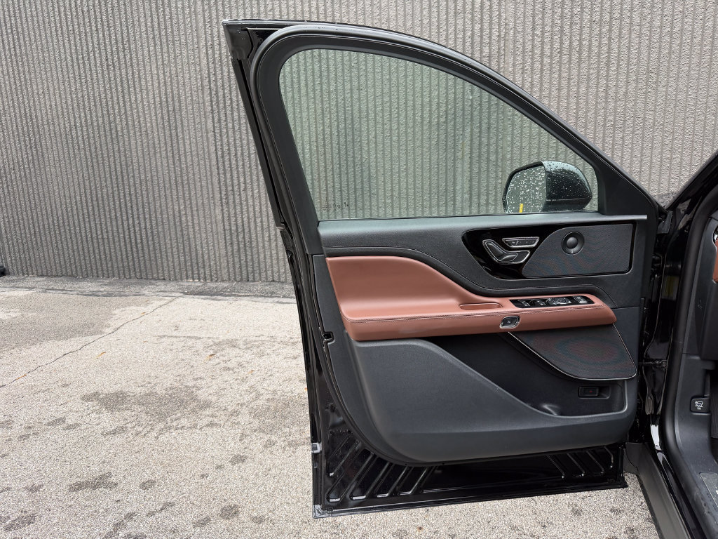 New 2026 Lincoln Aviator Reserve AWD/4WD image 18