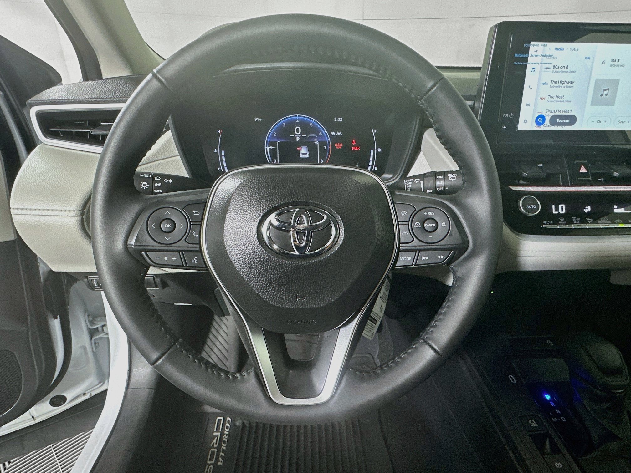 Used 2026 Toyota Corolla Cross LE FWD image 15