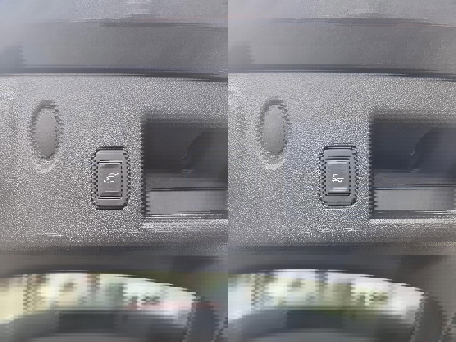 Certified 2023 Chevrolet Equinox LT w/ Driver Convenience Package image 26