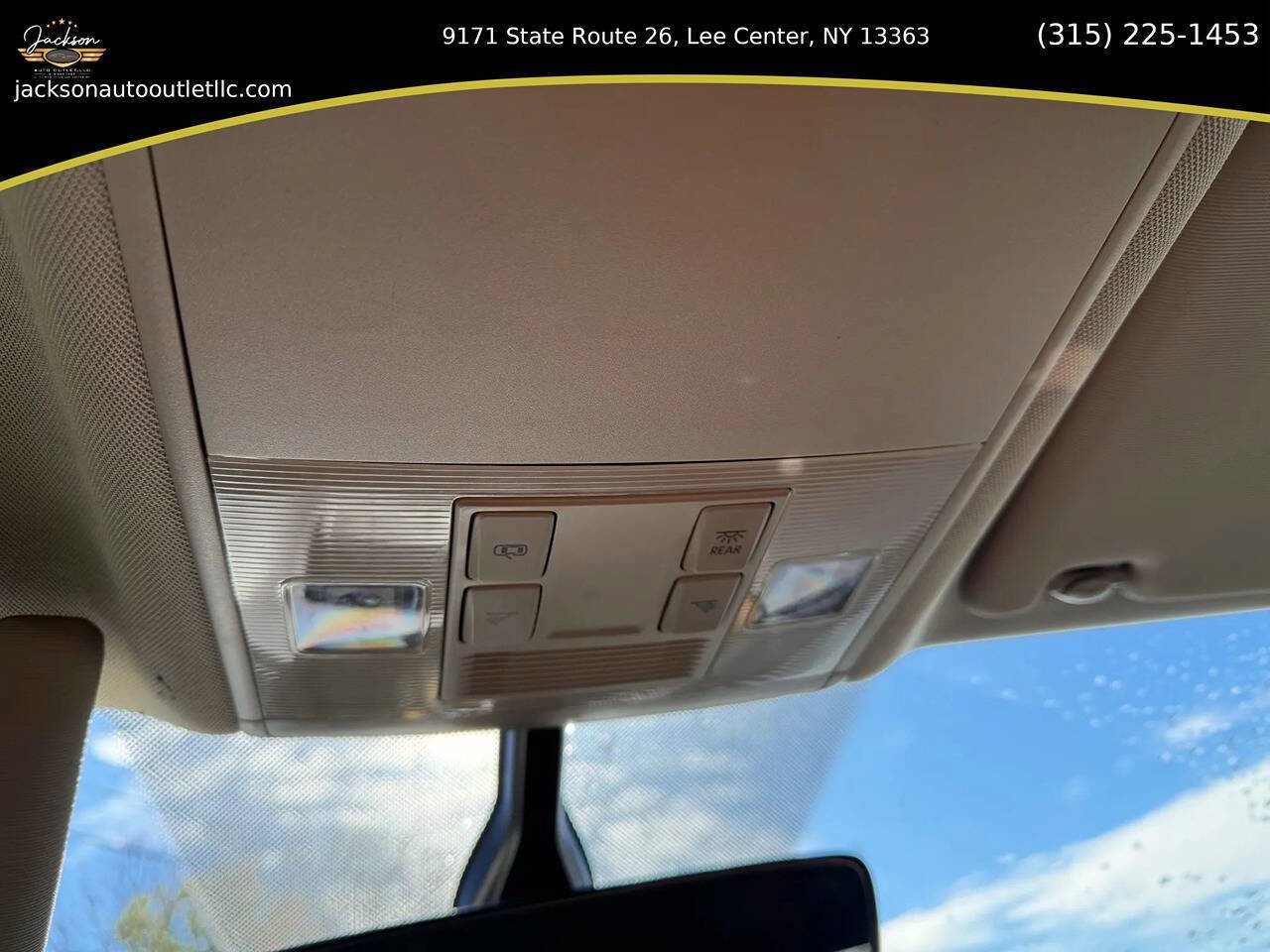 Used 2021 Volkswagen Atlas SE image 13