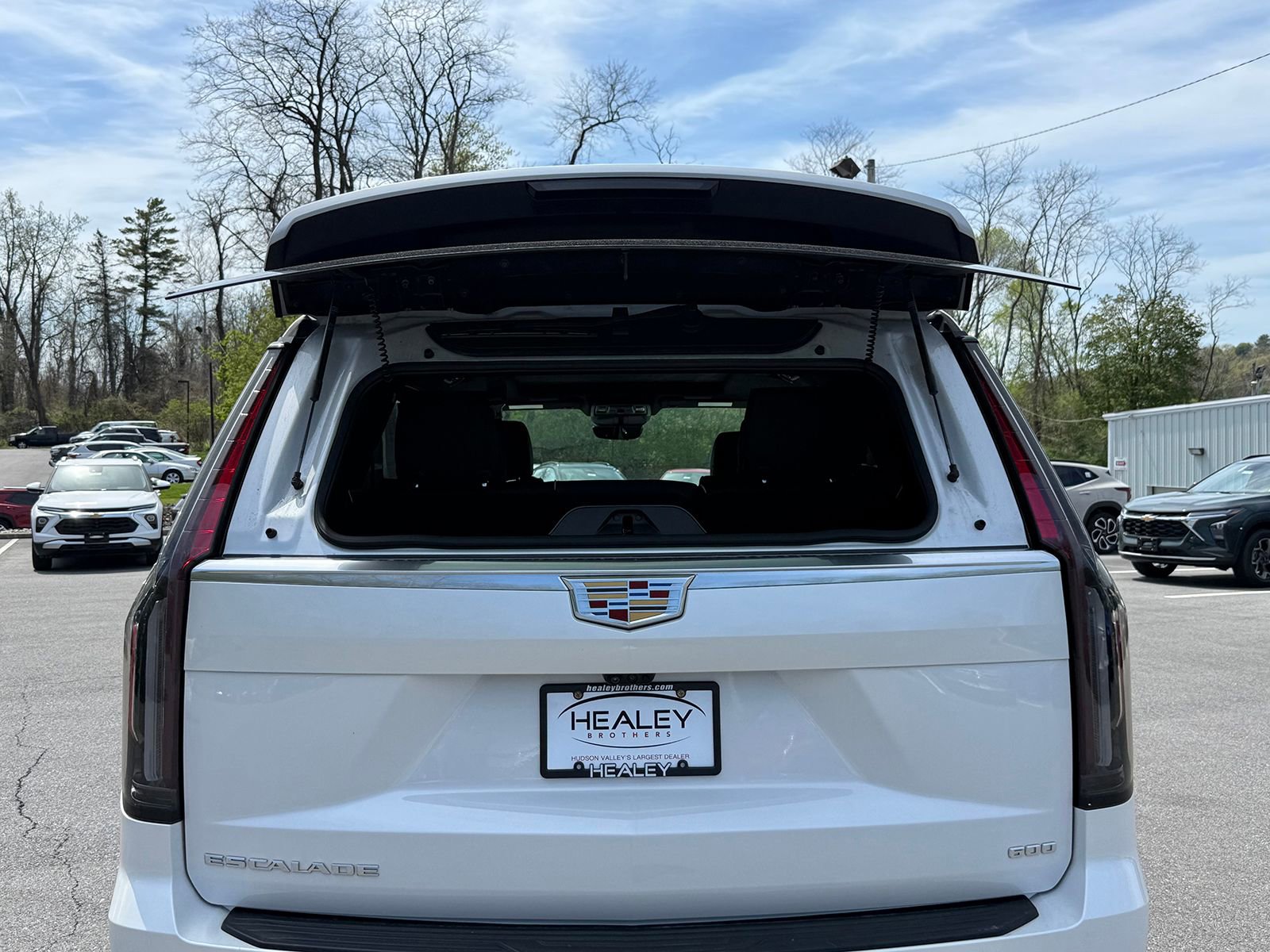 Certified 2024 Cadillac Escalade Premium Luxury AWD/4WD image 11