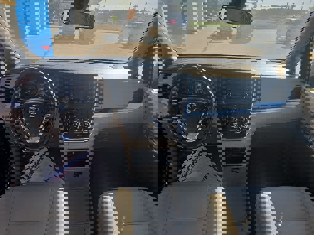 Used 2020 Toyota Sienna L image 13