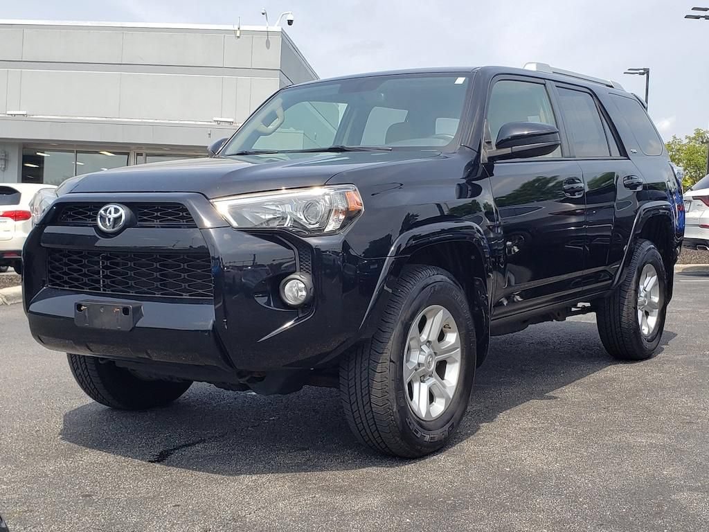 Used 2017 Toyota 4Runner SR5 AWD/4WD image 4