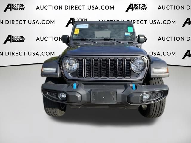 Used 2024 Jeep Wrangler Unlimited w/ Convenience Group AWD/4WD image 2