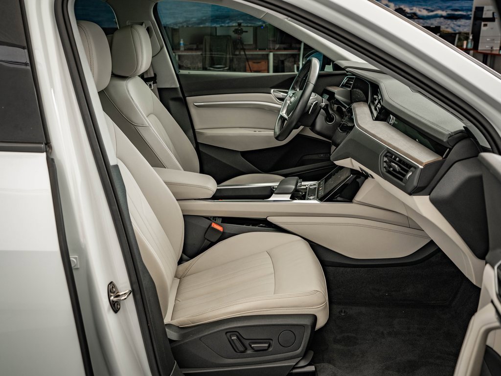 Used 2021 Audi e-tron Premium w/ Convenience Plus Package image 22