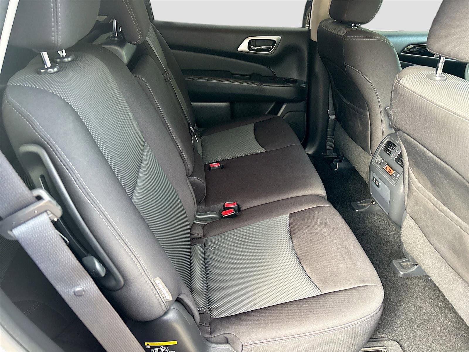 Used 2019 Nissan Pathfinder S FWD image 27
