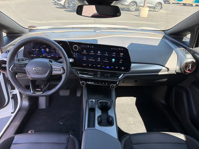 Certified 2024 Chevrolet Equinox EV RS FWD image 12