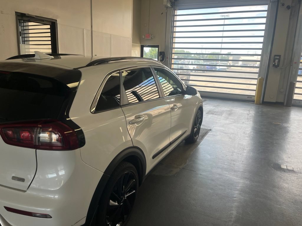 Used 2019 Kia Niro S Touring FWD image 8