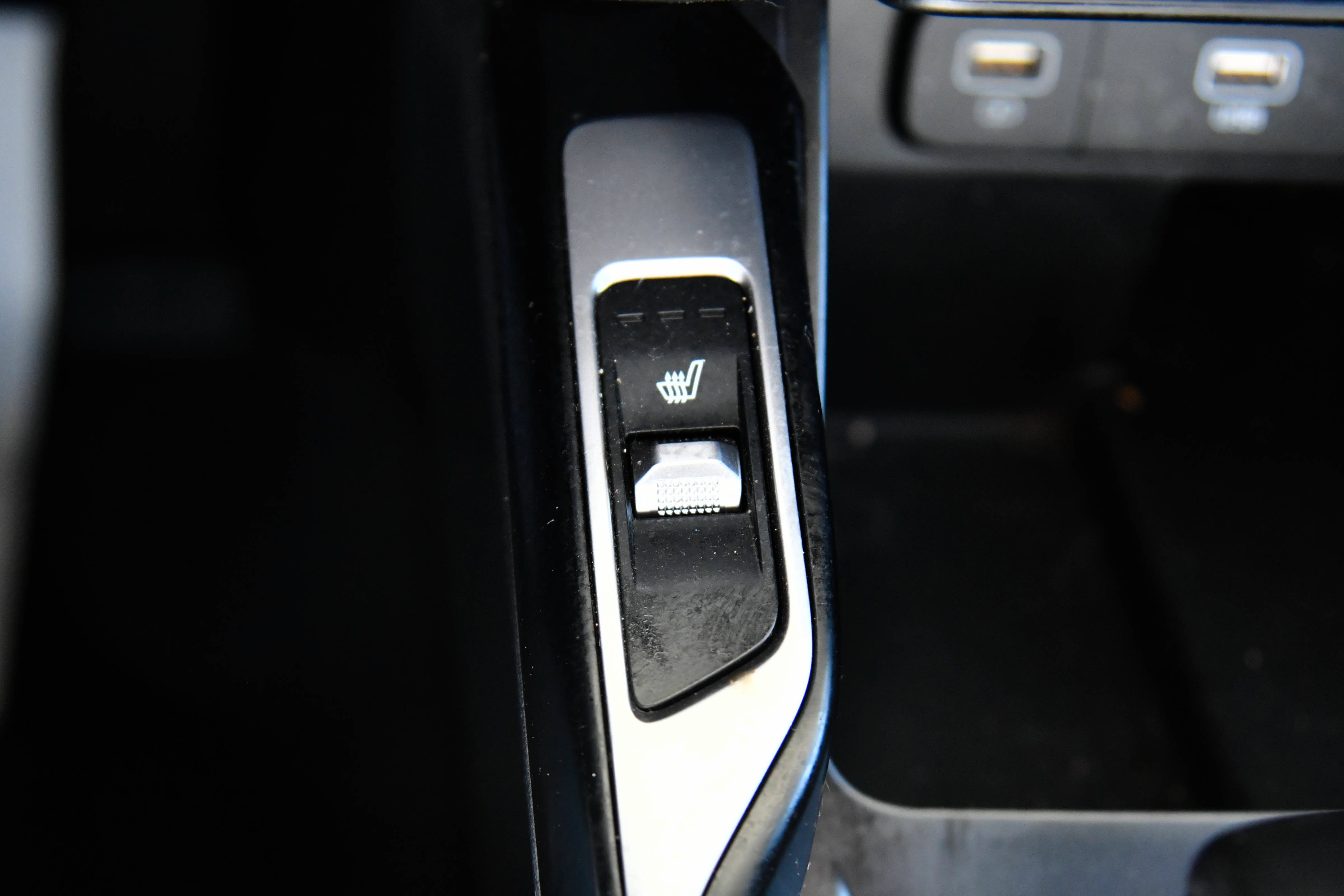 Used 2022 Kia Sorento S w/ Panoramic Sunroof Package FWD image 26