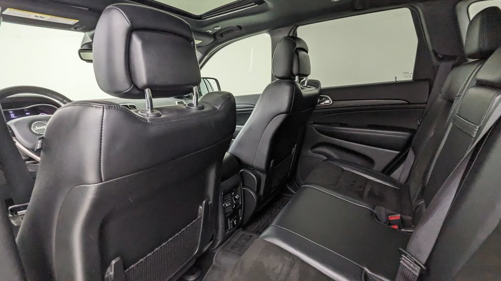 Used 2019 Jeep Grand Cherokee Altitude AWD/4WD image 34