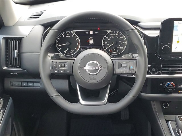 New 2025 Nissan Pathfinder SL w/ Black Appearance Package image 22