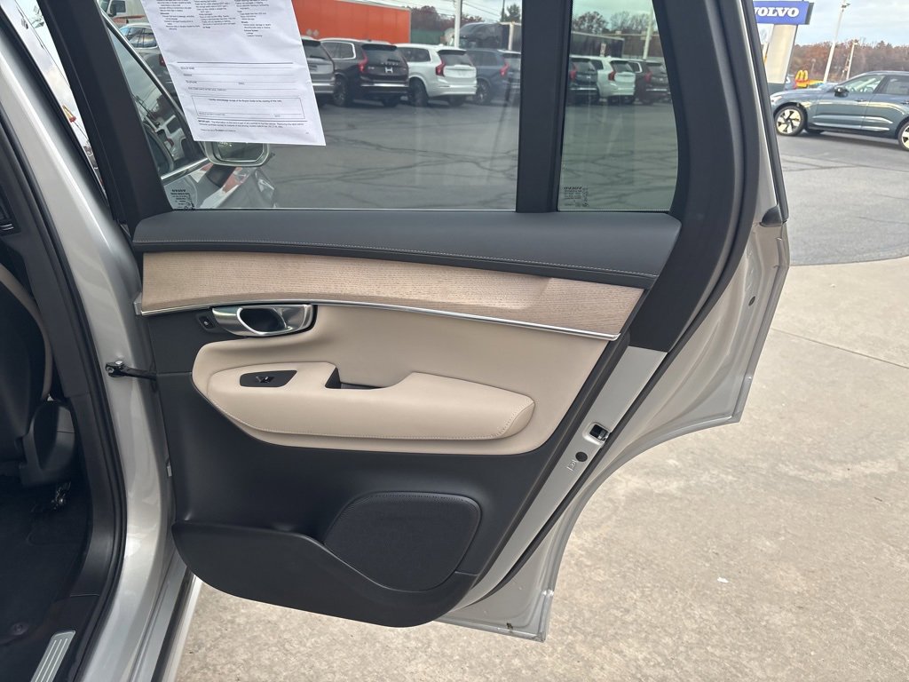 Certified 2025 Volvo XC90 B6 Plus image 45