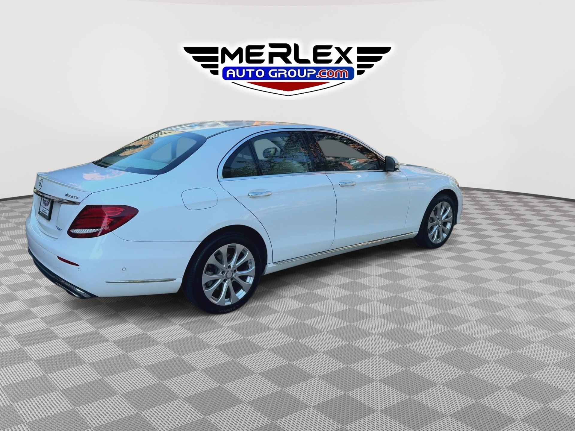 Used 2017 Mercedes-Benz E 300 4MATIC image 8