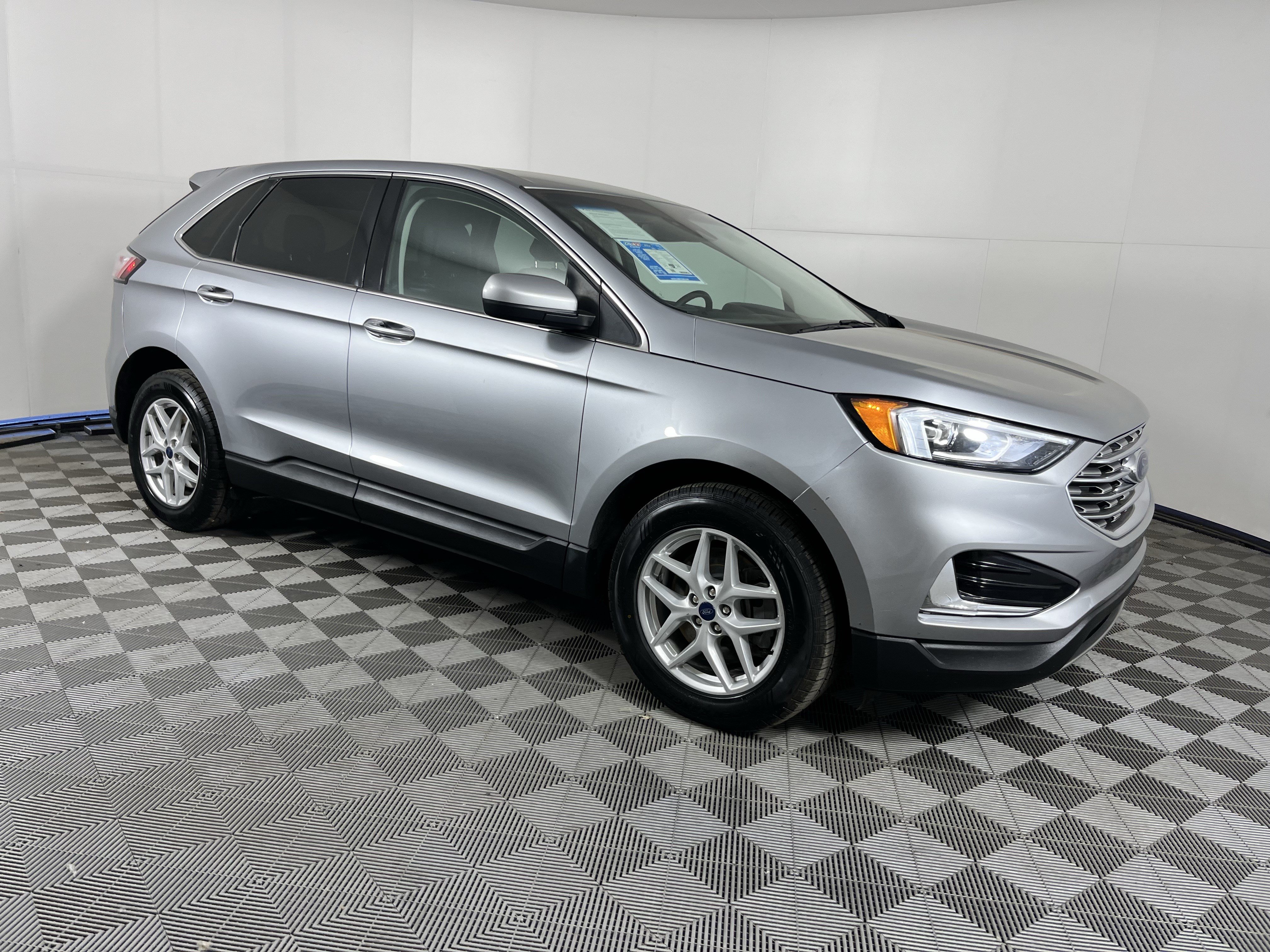 Used 2022 Ford Edge SEL AWD/4WD image 7