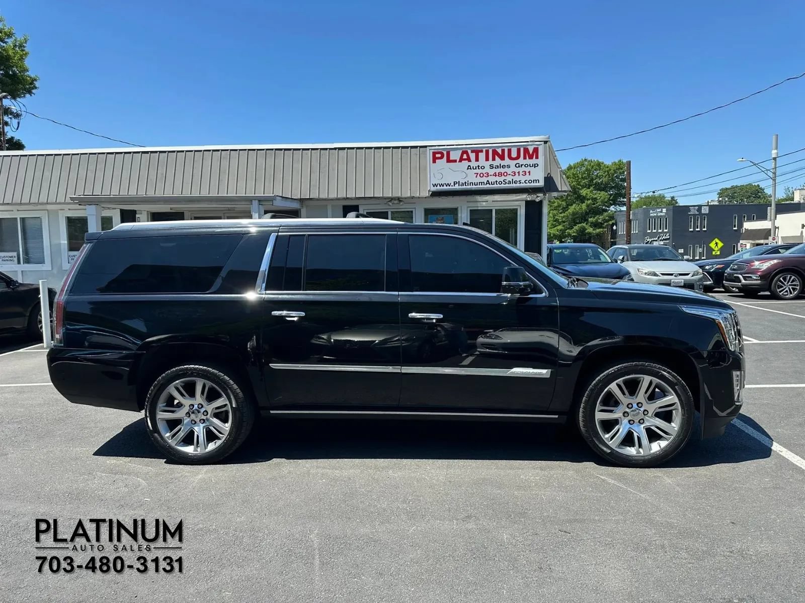 Used 2017 Cadillac Escalade ESV Premium Luxury AWD/4WD image 2