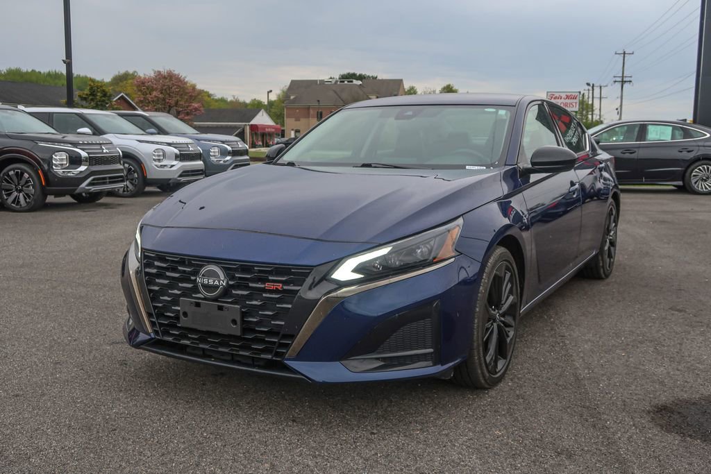 Used 2023 Nissan Altima 2.5 SR FWD image 5