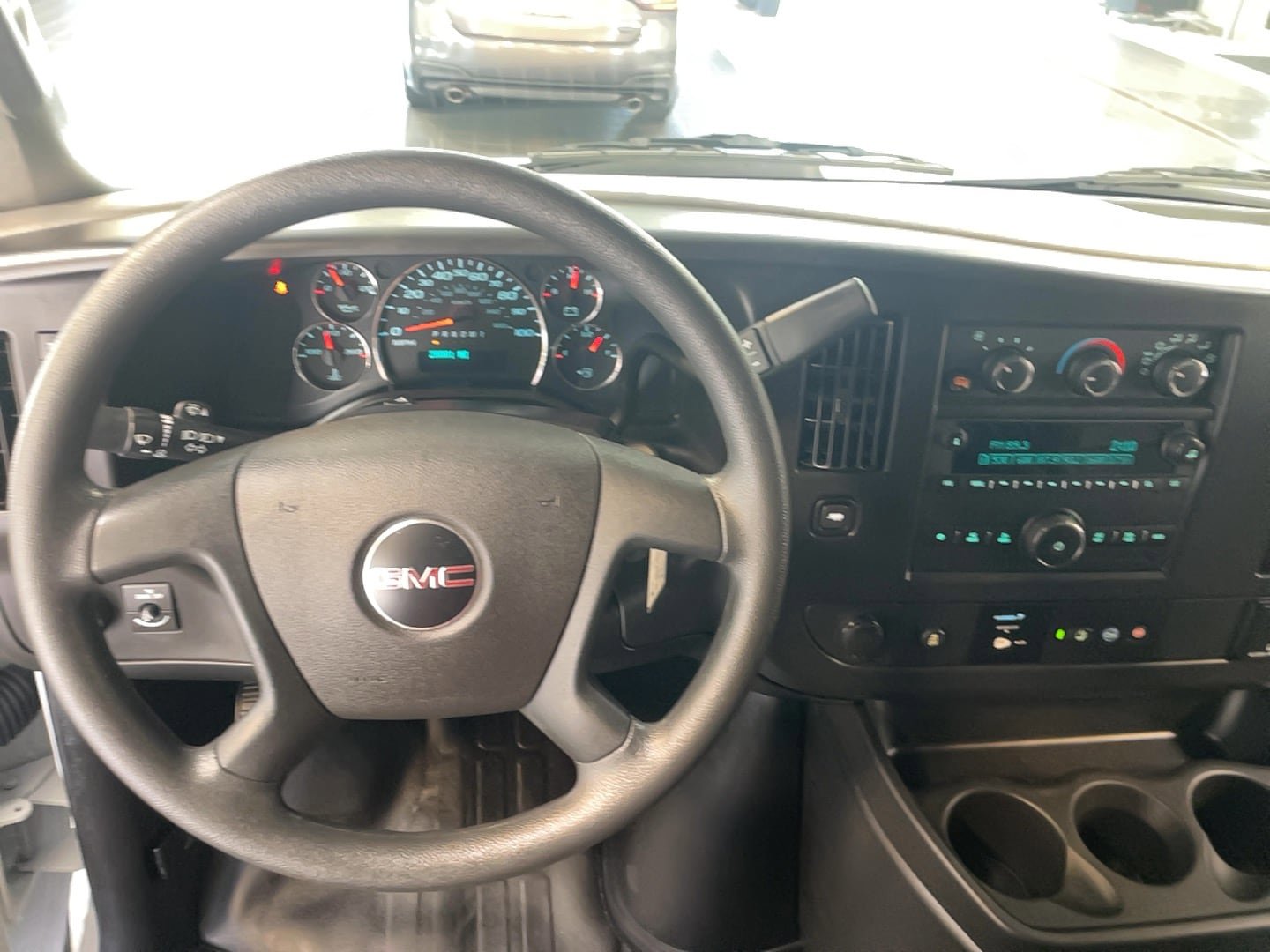 Used 2025 GMC Savana 3500 Extended RWD image 19
