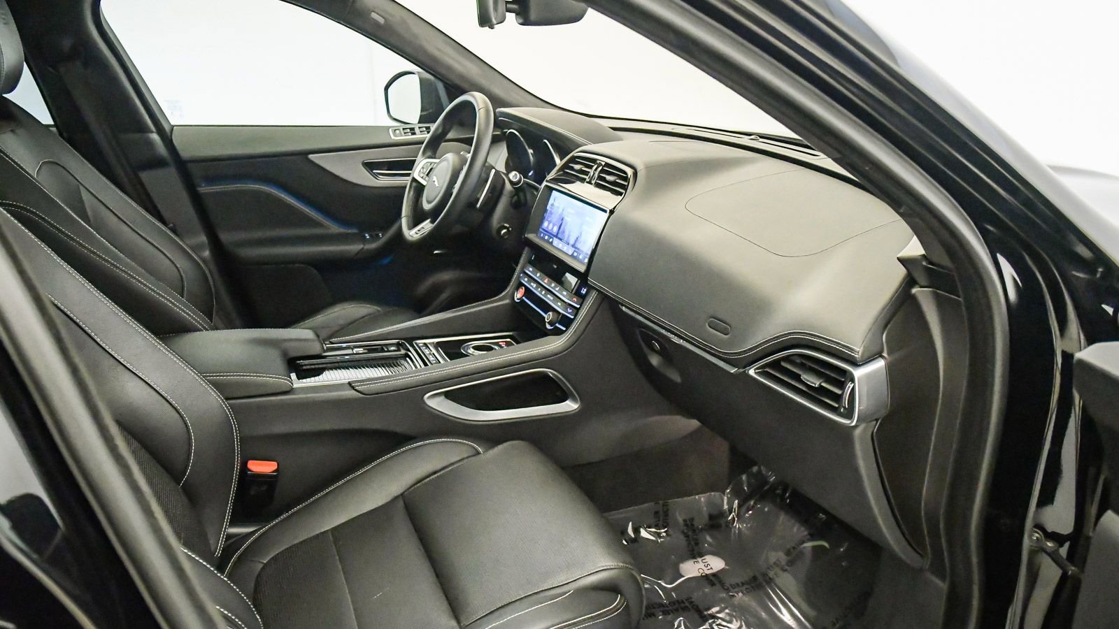 Used 2019 Jaguar F-PACE S image 17