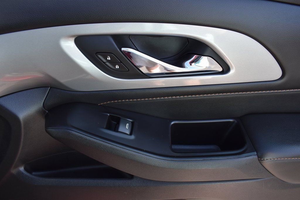 Used 2020 Chevrolet Traverse RS image 15