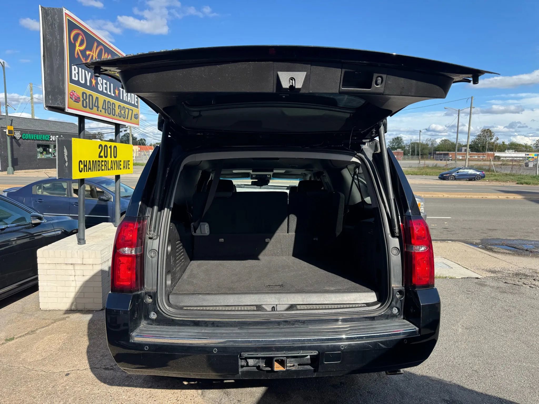 Used 2015 Chevrolet Suburban LTZ image 18