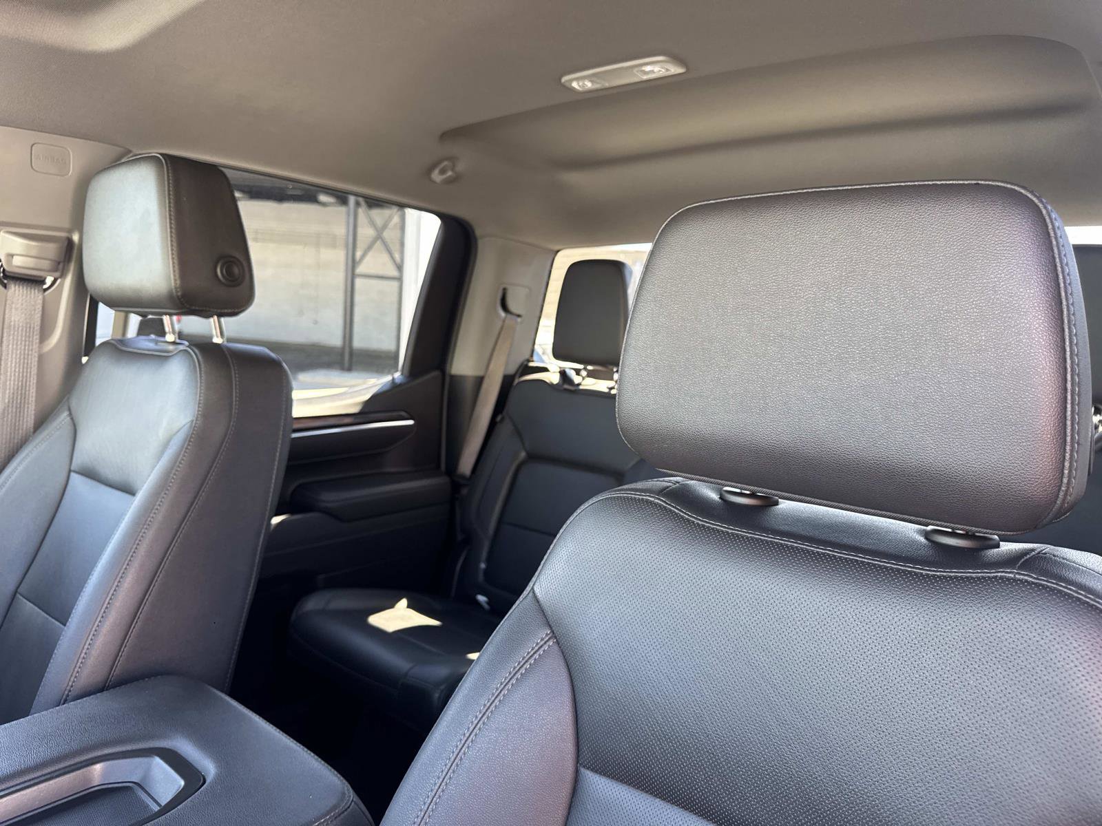 Used 2025 GMC Sierra 1500 SLT image 24