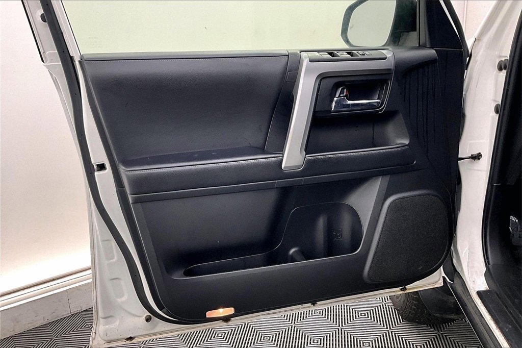 Used 2022 Toyota 4Runner SR5 Premium image 25