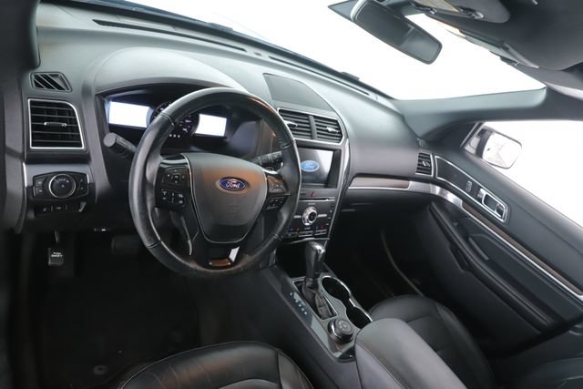 Used 2017 Ford Explorer Limited w/ Equipment Group 301A AWD/4WD image 18