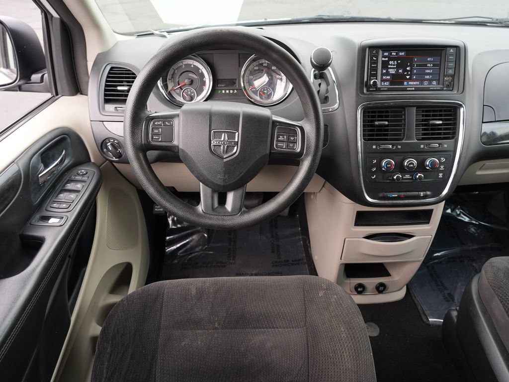Used 2018 Dodge Grand Caravan SE w/ UConnect Hands-Free Group FWD image 17