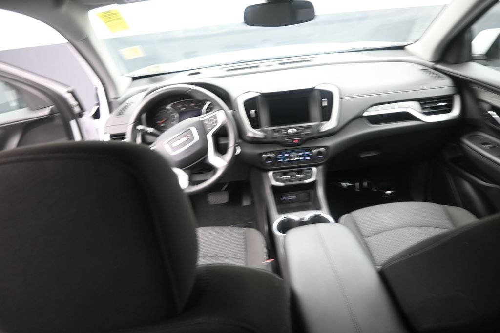 Used 2024 GMC Terrain SLE w/ Driver Convenience Package FWD image 15