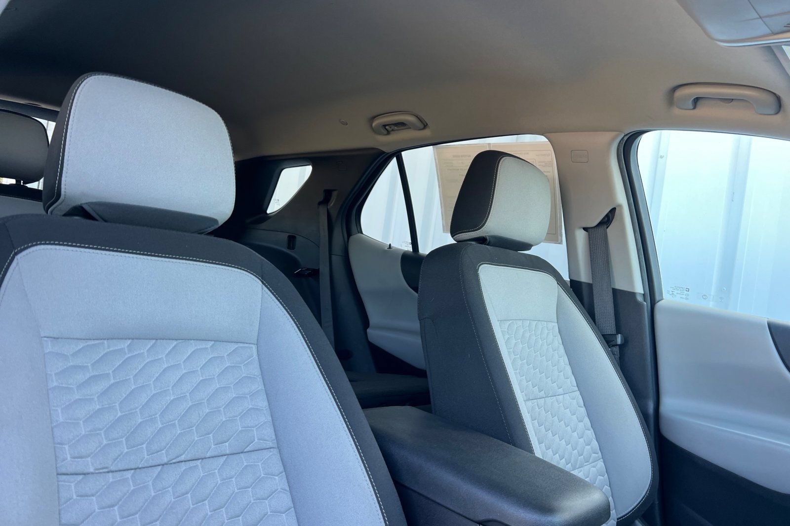 Used 2021 Chevrolet Equinox LS w/ LPO, Blackout Package AWD/4WD image 14